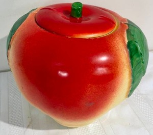 lot 44 image: Vintage Apple Cookie Jar