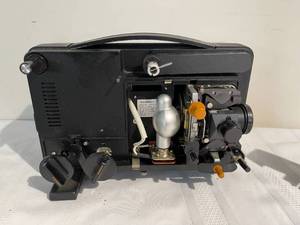 lot 65 image: Vintage Chinon Super 8 Projector