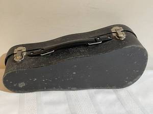 lot 69 image: Awesome Prohibition Liquor Carry Case
