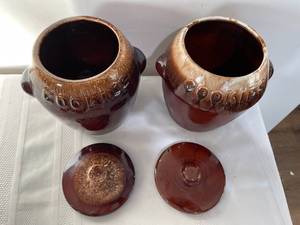 lot 83 image: 2 Vintage Cookie Jars