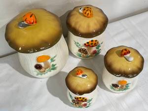 lot 92 image: 4 Vintage Ceramic Mushroom Canisters