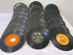 lot 117 image: Large Lot of 45s