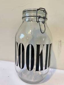 lot 119 image: 2 Cookie Jars, Glass and Ceramic