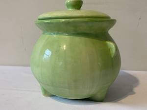 lot 156 image: Vintage McCoy Lime Green Covered Dish