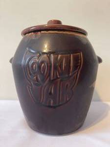 lot 162 image: Vintage McCoy Brown Drip Cookie Jar