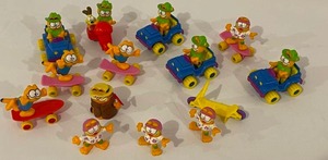 lot 177 image: Vintage Plastic Garfield Toys