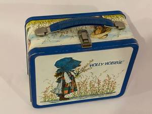 lot 186 image: Vintage Metal Holly Hobbie Lunch Box