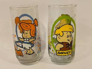 lot 189 image: 2 1986 Flintstones Glasses