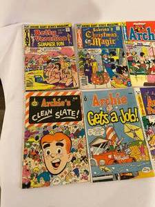 lot 209 image: 8 Archies Comic Books