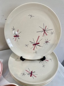 lot 273 image: Amazing Vintage Atomic Design Dish Ware