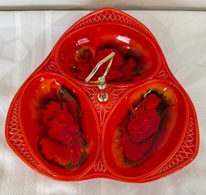 lot 270 image: Vintage Bright and Beautiful Divided Serving Dish