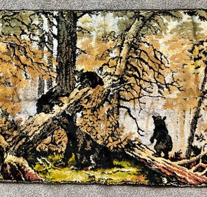 lot 263 image: Small Vintage Black Bear Tapestry