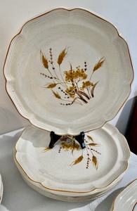 lot 274 image: Sangostone Autumn Wheat Dishware