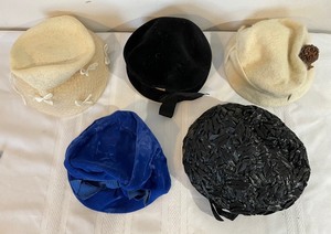 lot 285 image: 5 Vintage Hats