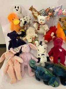 lot 228 image: Large Lot of Beanie Babies