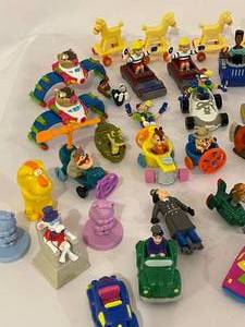 lot 233 image: Large Lot of Vintage Plastic Toys