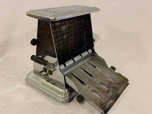 lot 256 image: Vintage Toaster and Iron