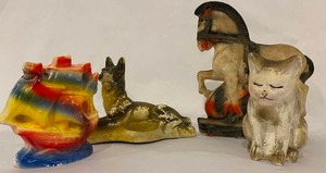 lot 304 image: Four Vintage Chalkware Pieces