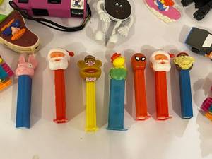 lot 402 image: Vintage Plastic Toys