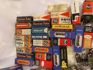 lot 408 image: Vintage Radio Tubes