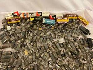lot 418 image: Vintage Radio Tubes