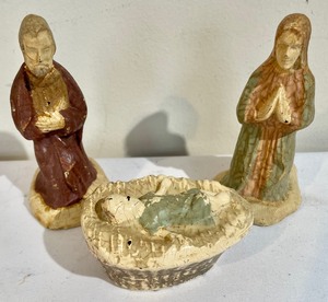 lot 468 image: Nativity Figurines