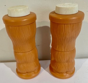 lot 440 image: Plastic Tiki Salt & Pepper Shakers