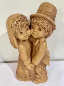 lot 435 image: Vintage Figurine and Bank