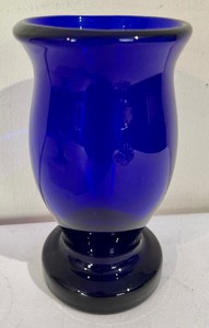 lot 448 image: Cobalt Blue Small Vase and Classy Shoe Decor