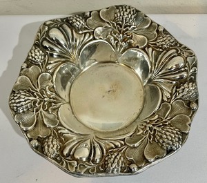 lot 445 image: Silver Plated Serving Pieces and More