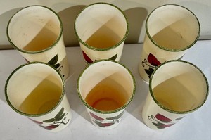 lot 453 image: Vintage Plastic Strawberry Tumblers
