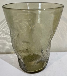 lot 454 image: Charming Vintage Crackle Glass