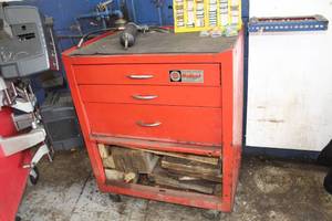 Rolling Workstation  with Oil Change Equipment, Oil Filter Cap Wrenches, Sockets
