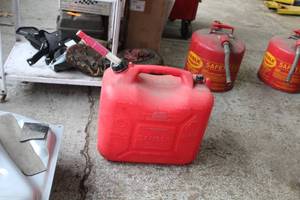 Plastic Gas Can 6-Gallon
