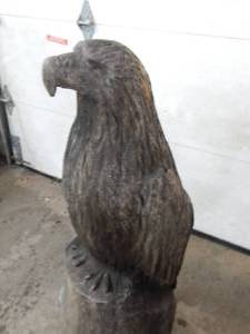 lot 5 image: Wood Eagle Statue