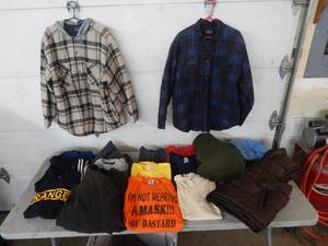 lot 22 image: Mens Sweaters, T-Shirts, Jackets & Vest Size LXL