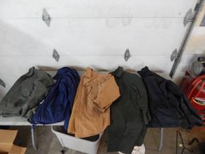 lot 24 image: 5-Mens Jackets Size L