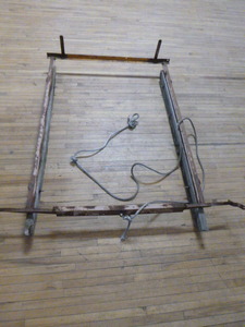 lot 5 image: Homemade Ice House Sled