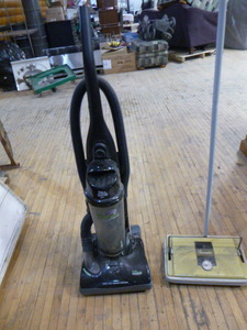 lot 14 image: Dirt Devil Aultra Swivel Glide Vacuum Cleaner