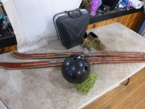 lot 20 image: Sporting Items