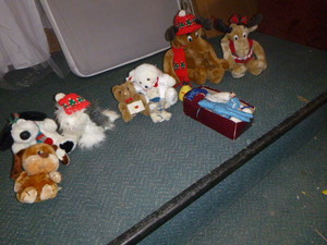 lot 40 image: Stuffed Animals