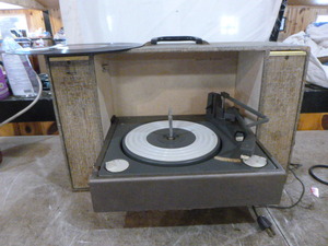 lot 46 image: Masterwork Marcus Record Player