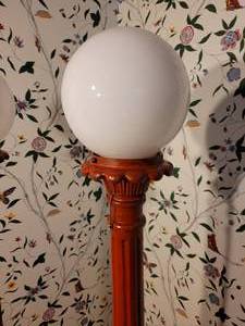 lot 14 image: Amazing Vintage Heavy Iron Lamp Post Lamp