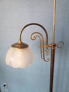 lot 146 image: Art Nouveau Brass Floor Lamp