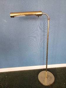 lot 79 image: Mid Century Brass Standing Reading Lamp