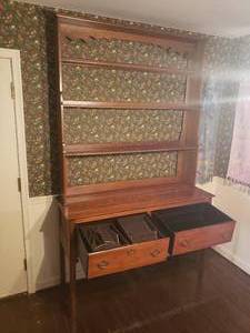 lot 8 image: Elegant Georgian Welsh Cabinet