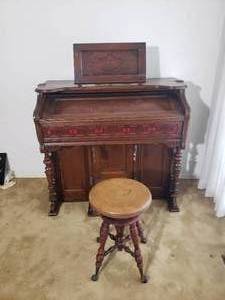lot 155 image: Antique Pump Organ  Works