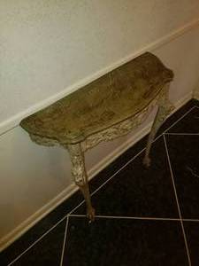 lot 150 image: Vintage Hall Entry Table