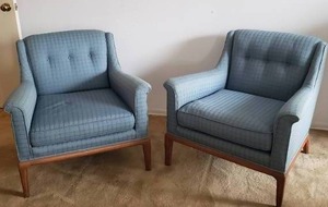 lot 81 image: Mid Century Lounge Chair Pair