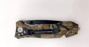 lot 57 image: CAMOUFLAGE KNIFE WITH GLASS BREAKER